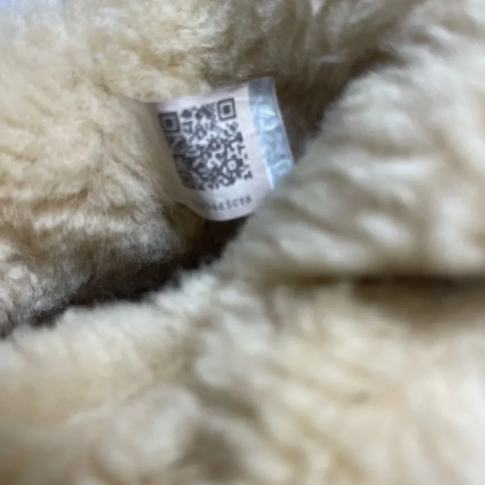 UGG kids aerin